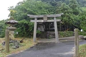伊奈頭美神社を正面から撮影