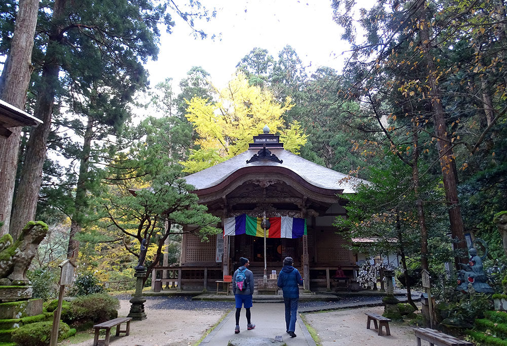 Large Photo:Sanbutsuji Temple's Main Hall