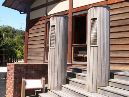 クールチューブ給気塔（屋外）